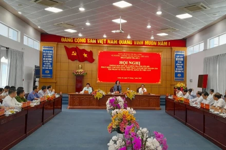 Đoàn kiểm tra số 02 của Ban Chỉ đạo Trung ương về phòng, chống tham nhũng, tiêu cực làm việc tại Long An. 