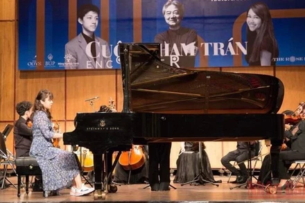 Các nghệ sĩ biểu diễn tại hòa nhạc “Như những người bạn-Sống cùng âm nhạc” với chủ đề “Encounter - Cuộc chạm trán”.