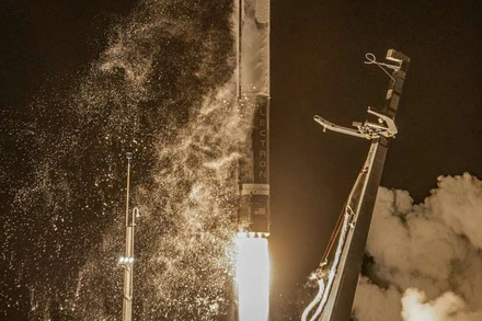 Tên lửa đẩy Electron của công ty Rocket Lab rời bệ phóng tại bán đảo Mahia (New Zealand), mang theo vệ tinh Capstone của NASA vào vũ trụ. (Ảnh: Rocket Lab)