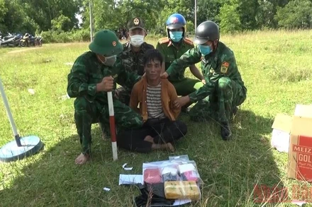 Đối tượng Hồ Văn Nhưn bị bắt giữ cùng tang vật.