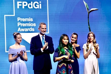 Trang Nguyễn tại buổi lễ nhận giải thưởng.