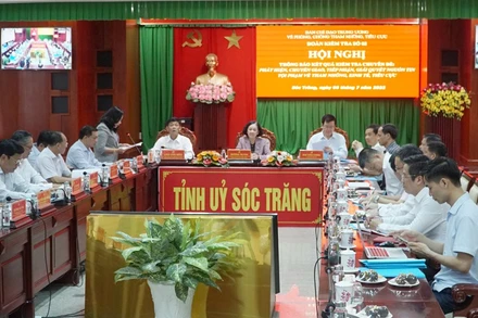 Đoàn kiểm tra số 2 của Ban Chỉ đạo Trung ương về phòng, chống tham nhũng, tiêu cực làm việc tại Sóc Trăng.