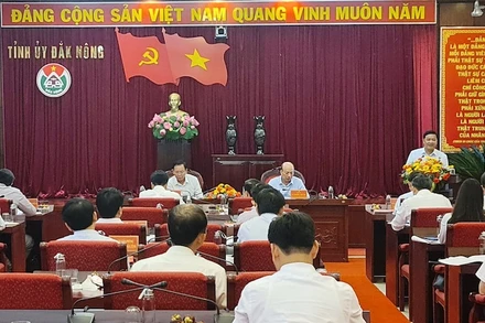 Tỉnh Đắk Nông và TKV bàn giải pháp tháo gỡ các tồn tại, vướng mắc trong quá trình hoạt động của Công ty Nhôm Đắk Nông - TKV