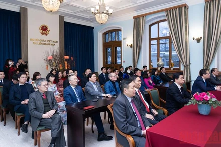 Đầu cầu trực tiếp từ Đại sứ quán Việt Nam tại LB Nga. (Ảnh: Thanh Thể)