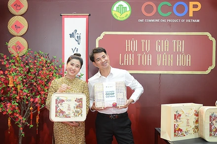 NSƯT Xuân Bắc và Nhà sản xuất Dube Nguyễn tại chương trình livestream.