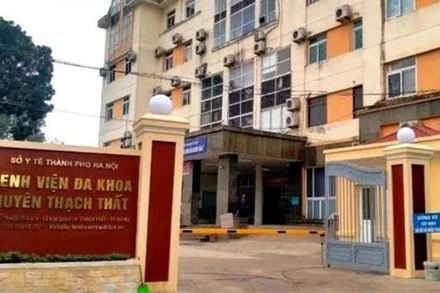  Bệnh viện đa khoa huyện Thạch Thất, nơi tiếp nhận bé A. và phát hiện có hình ảnh nhiều vật lạ giống như đinh ghim trong sọ não.