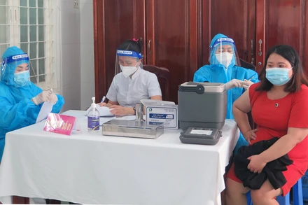 Điểm tiêm vaccine phòng Covid-19 ở Trường Cao đẳng Y tế Phú Yên.