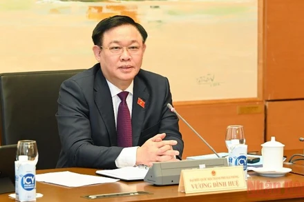 Chủ tịch Quốc hội Vương Đình Huệ phát biểu tại phiên thảo luận tổ. (Ảnh: DUY LINH).