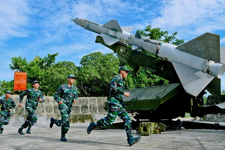 Bộ đội tên lửa huấn luyện báo động chuyển trạng thái sẵn sàng chiến đấu. (Ảnh: Quân chủng Phòng không-Không quân)