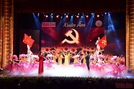 "Xuân ấm" mang Tết đủ đầy và ấm áp tình người đến với những cảnh đời khó khăn.