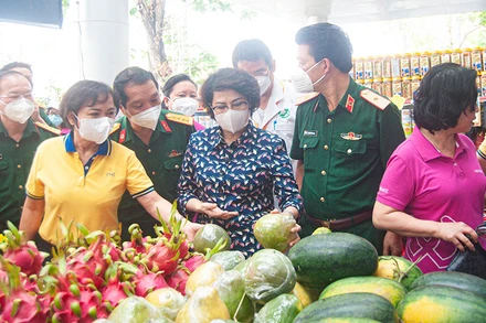 Siêu thị mini Tết 0 đồng tại Bệnh viện 175