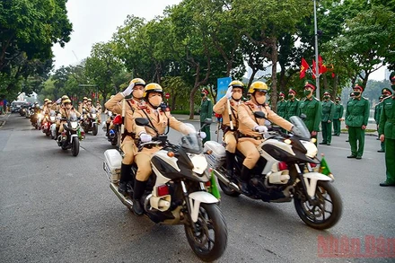 Các lực lượng ra quân bảo đảm trật tự an toàn giao thông. (Ảnh: Thành Đạt)