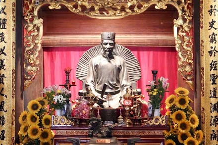 Tượng thầy Chu Văn An ở Văn Miếu - Quốc Tử Giám (Hà Nội). (Ảnh: nhandan.vn)