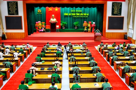 Toàn cảnh hội nghị. 