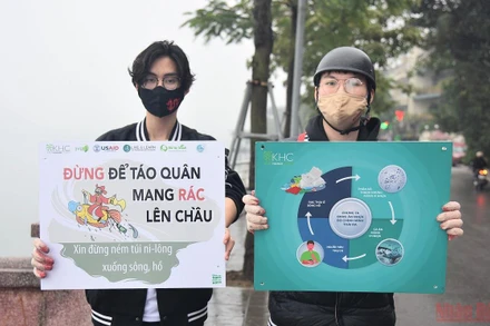 Thông điệp bảo vệ môi trường nhân ngày lễ ông Công ông Táo. (Ảnh: Minh Duy)