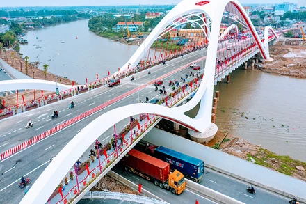 Cầu Rào (Hải Phòng) vừa được thông xe kỹ thuật.