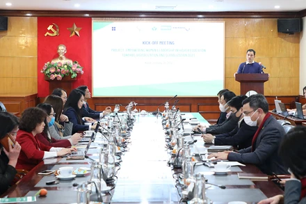 Các đại biểu tham dự hội thảo.