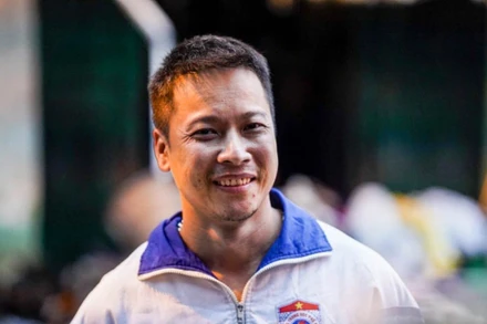 Anh Trung Văn Nam (thợ sửa điều hòa, đang trọ tại Lương Khánh Thiện, phường Tương Mai, quận Hoàng Mai). (Ảnh: VOV)