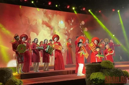 Một tiết mục văn nghệ trong đêm khai mạc.