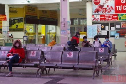 Tết là để đoàn viên nhưng vẫn có những người phải "chọn" đón Tết xa quê.