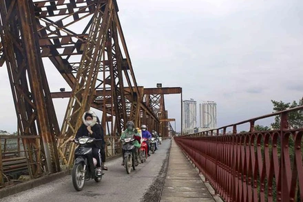 Khu vực Hà Nội sáng sớm có sương mù nhẹ, trưa chiều trời nắng, sáng và đêm trời rét. (Ảnh minh họa)