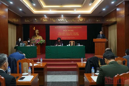 Đồng chí Lê Hoài Trung phát biểu tại hội nghị.