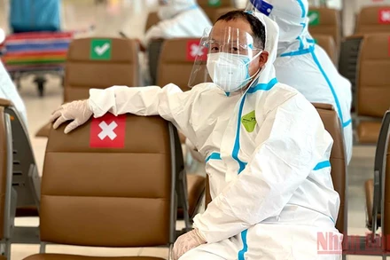 Du khách tại khu vực chờ của sân bay quốc tế Suvarnabhumi, Bangkok, Thái Lan. (Ảnh: Tuấn Anh)