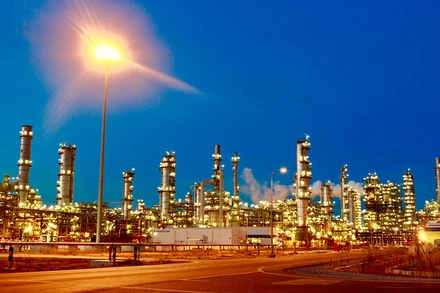 Nhà máy Lọc hóa dầu Nghi Sơn.