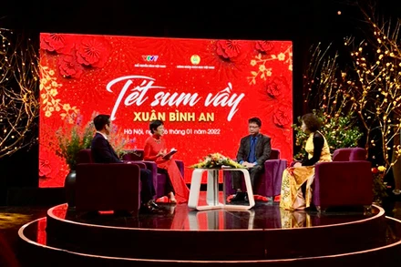 Mang tết ấm đến thầy cô giáo