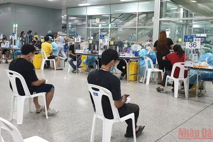 Một điểm tiêm chủng ở thủ đô Bangkok, Thái Lan. (Ảnh: NAM ĐÔNG)