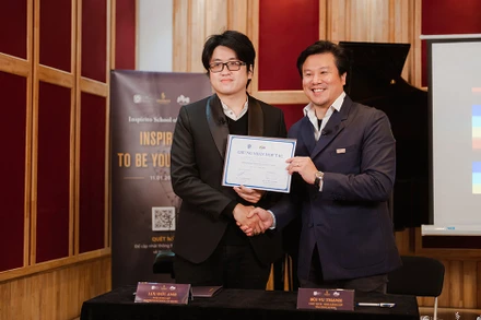Ký kết giữa hai viện đào tạo âm nhạc cổ điển. (Ảnh: Inspirito School of Music cung cấp)