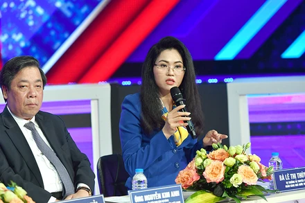 Bà Lê Thị Thúy Sen phát biểu tại cuộc họp báo.