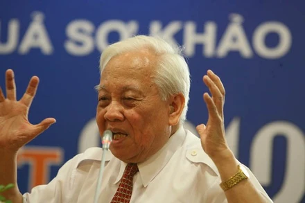 Giáo sư, Viện sĩ Nguyễn Văn Hiệu phát biểu trong cuộc họp báo của Giải thưởng Nhân tài đất Việt.