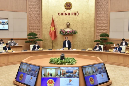 Chính phủ đặt mục tiêu phục hồi, phát triển nhanh hoạt động sản xuất, kinh doanh. (Ảnh: VGP)