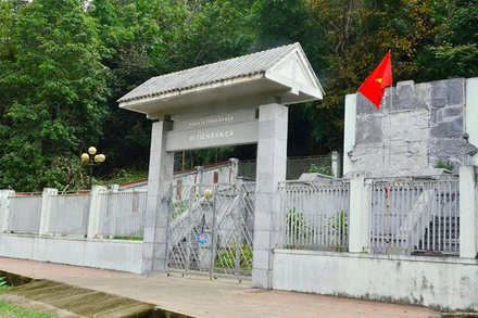 Di tích Bản Ca (xã Bình Trung), nơi Bác Hồ ở và làm việc vào năm 1947.