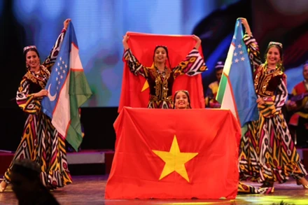 Tiết mục biểu diễn tại Lễ khai mạc "Những ngày Văn hóa Uzbekistan tại Việt Nam" năm 2018. (Ảnh: baovanhoa.vn)