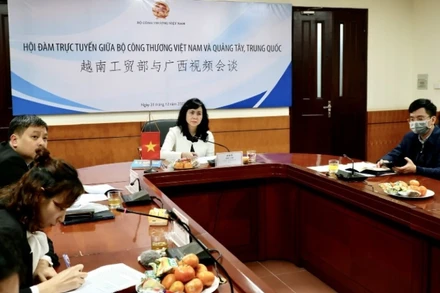 Lãnh đạo Vụ Thị trường châu Á-châu Phi (Bộ Công thương) hội đàm trực tuyến với Sở Thương mại Quảng Tây (Trung Quốc).