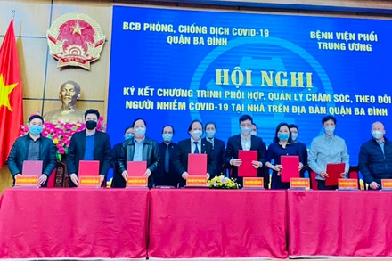 Bệnh viện Phổi Trung ương ký kết hợp tác với các phường thuộc quận Ba Đình.