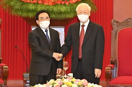 Tổng Bí thư Nguyễn Phú Trọng tiếp Thủ tướng Chính phủ nước Cộng hòa Dân chủ Nhân dân Lào Phankham Viphavanh. (Ảnh: ĐĂNG KHOA)