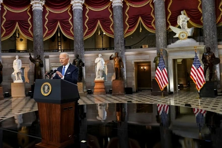 Tổng thống Biden có bài phát biểu nhân kỷ niệm 1 năm ngày xảy ra cuộc bạo loạn tại Đồi Capitol. (Ảnh: Reuters)