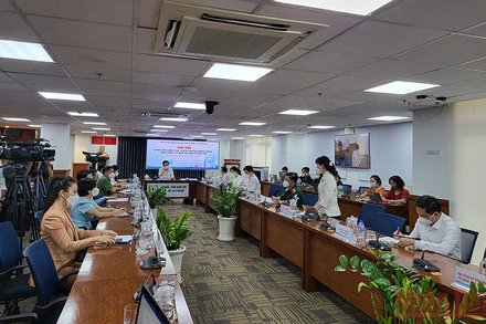 Toàn cảnh buổi họp báo.