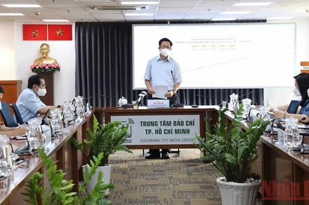 Toàn cảnh buổi họp báo.