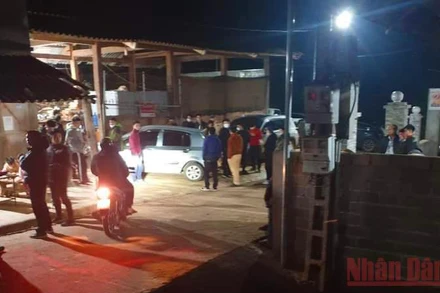 Các lực lượng chức năng huyện Mộc Châu đang tổ chức truy bắt hung thủ gây án.