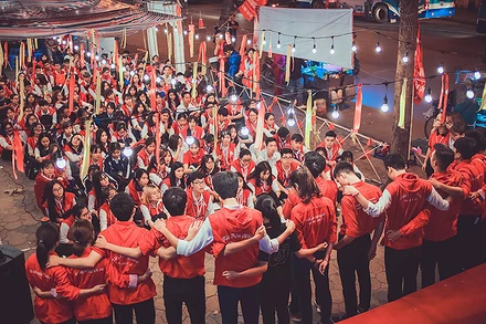 Các thành viên chủ chốt Ban Tổ chức chuẩn bị ra quân triển khai Ngày hội “Tất niên hồng” năm 2021.