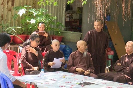 Cơ quan chức năng đã khởi tố vụ án liên quan đến những hành vi vi phạm, lợi dụng hoạt động tôn giáo, từ thiện để trục lợi tại Tịnh thất Bồng Lai. (Ảnh: TTXVN/tuoitre.vn).