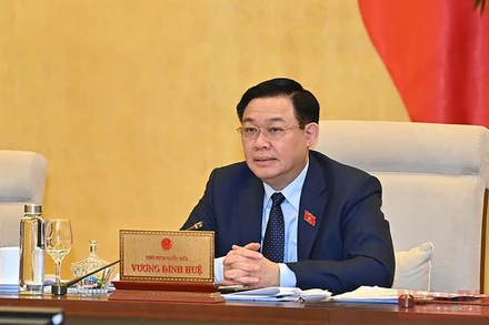 Chủ tịch Quốc hội Vương Đình Huệ phát biểu ý kiến chỉ đạo tại phiên họp của Ủy ban Thường vụ Quốc hội. (Ảnh: DUY LINH)