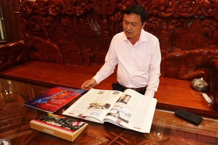 Ông Phạm Văn Hùng rất ấn tượng cho rằng, báo Nhân Dân ngày càng phong phú, nội dung ngày càng nâng cao và đặc biệt có nhiều dấu ấn của công nghệ. (Ảnh: Xuân Sơn)