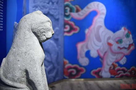 Tượng hổ thế kỷ 17-18. (Ảnh: MINH DUY)