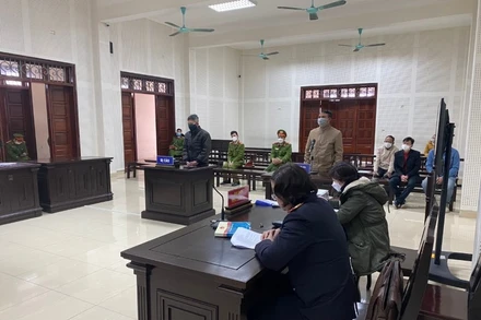 Quang cảnh phiên tòa. 