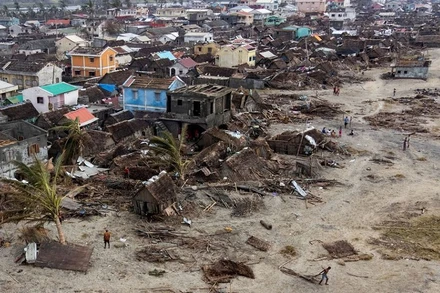 Khung cảnh tan hoang ở Mananjary, Madagascar, sau khi bão Batsirai quét qua, ngày 8/2/2022. (Ảnh: REUTERS)